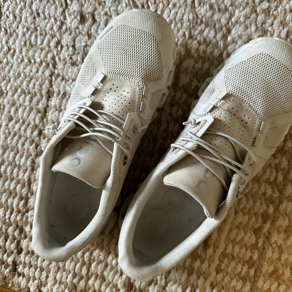 On Cloud 5 sneakers